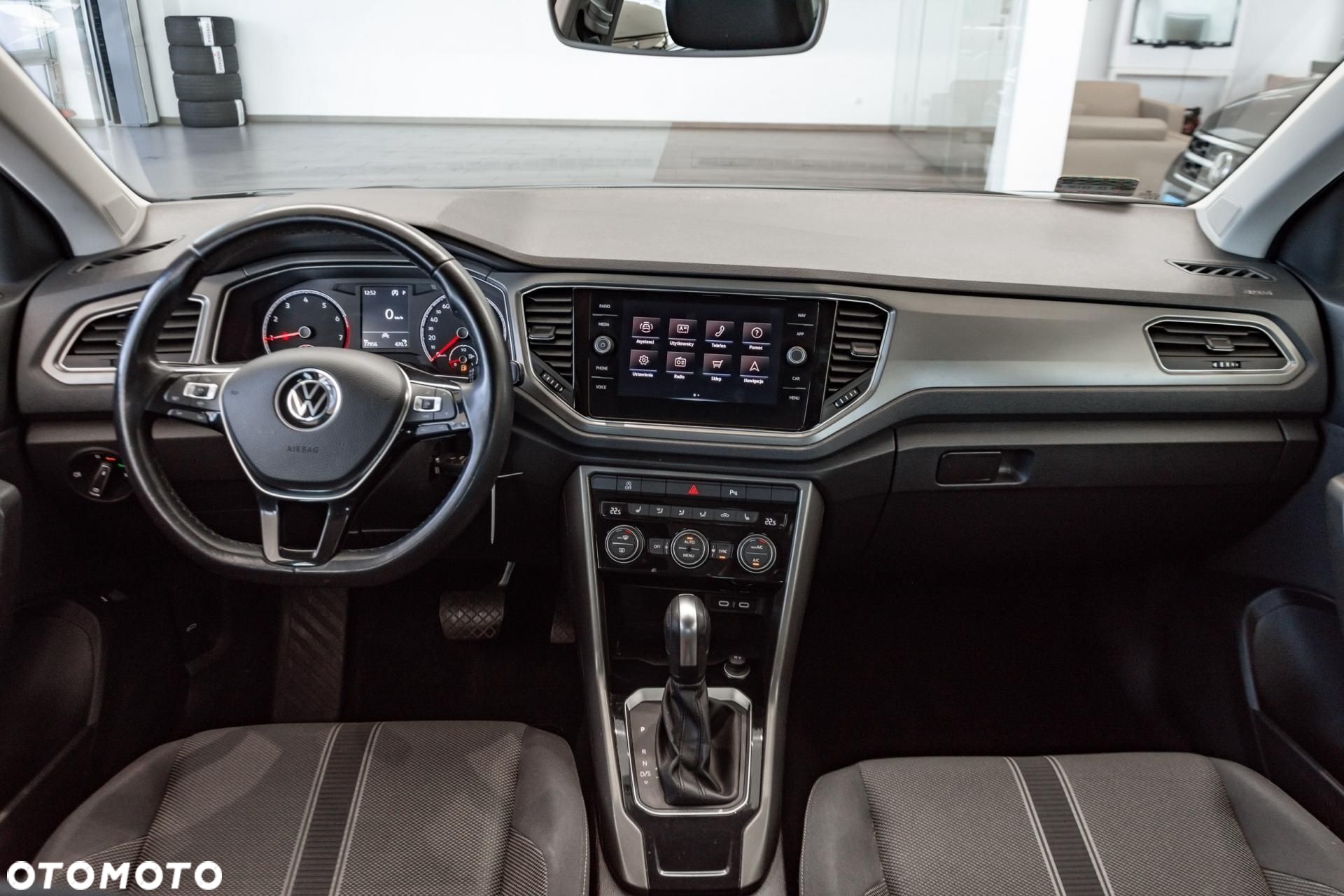 Volkswagen T-Roc - 10