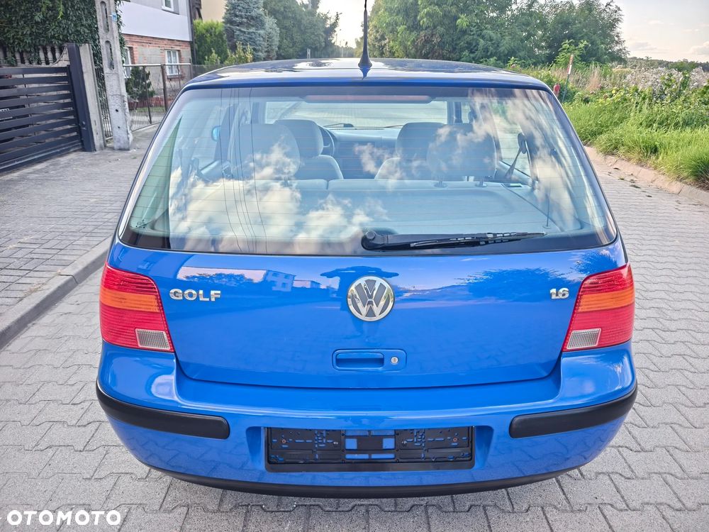 Volkswagen Golf - 33