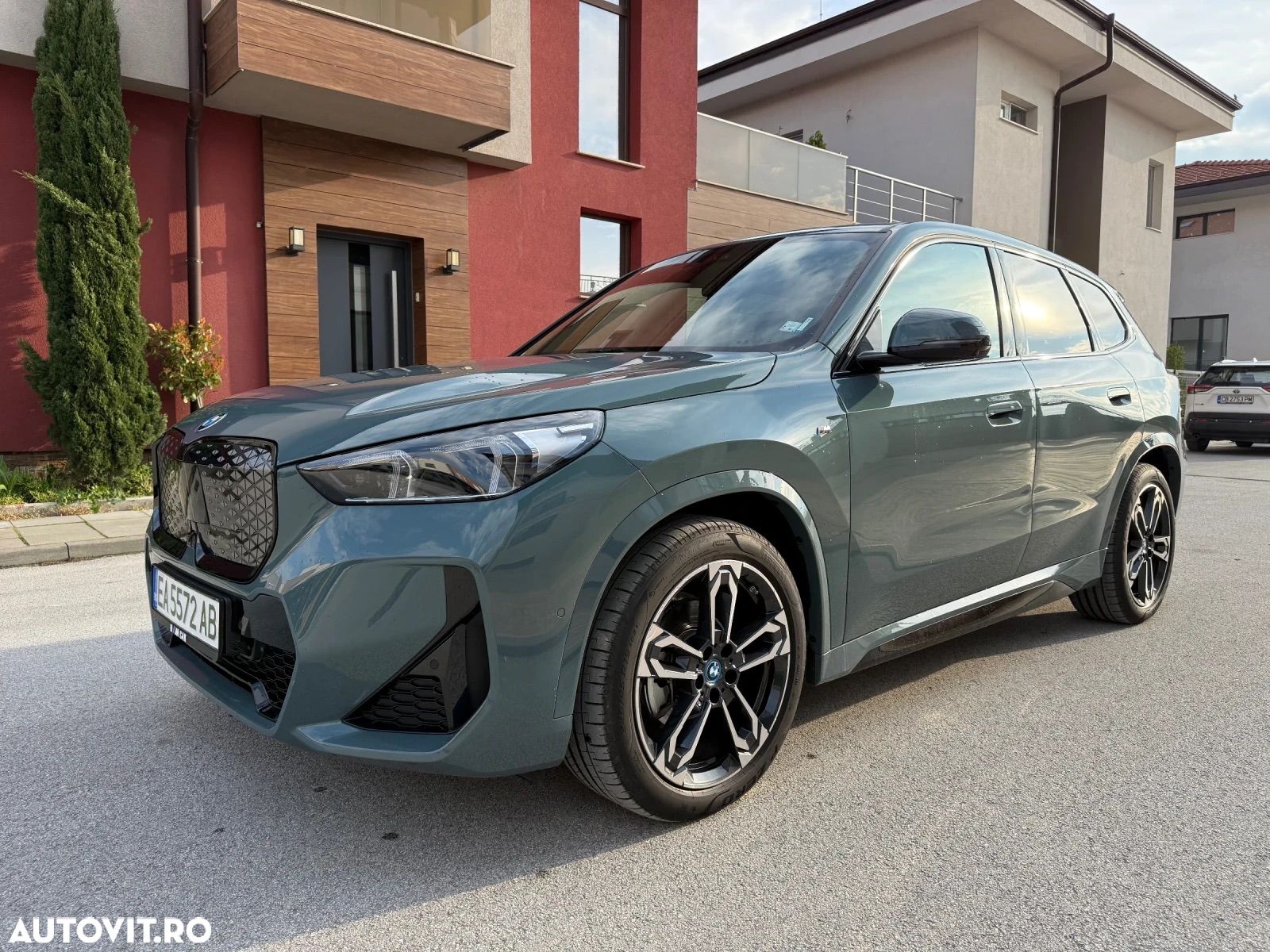 BMW iX1 eDrive20 - 1