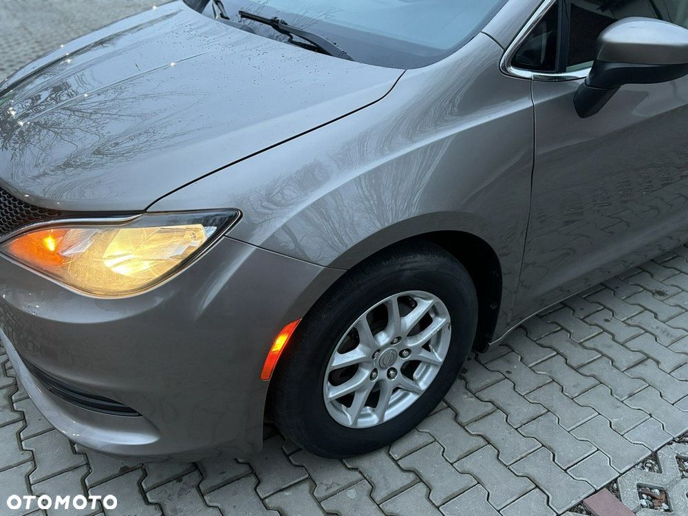 Chrysler Pacifica - 5