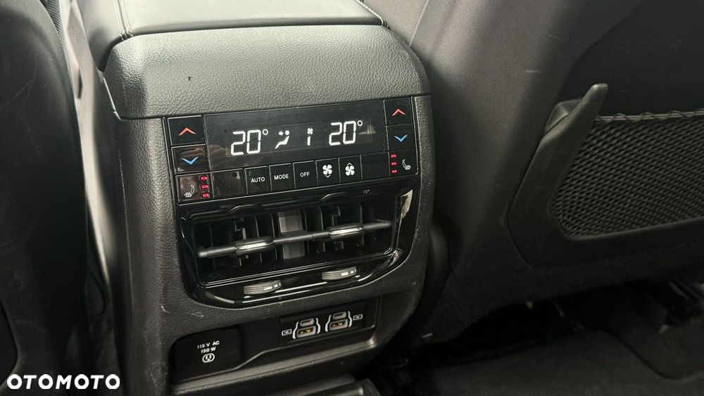 Jeep Grand Cherokee - 17