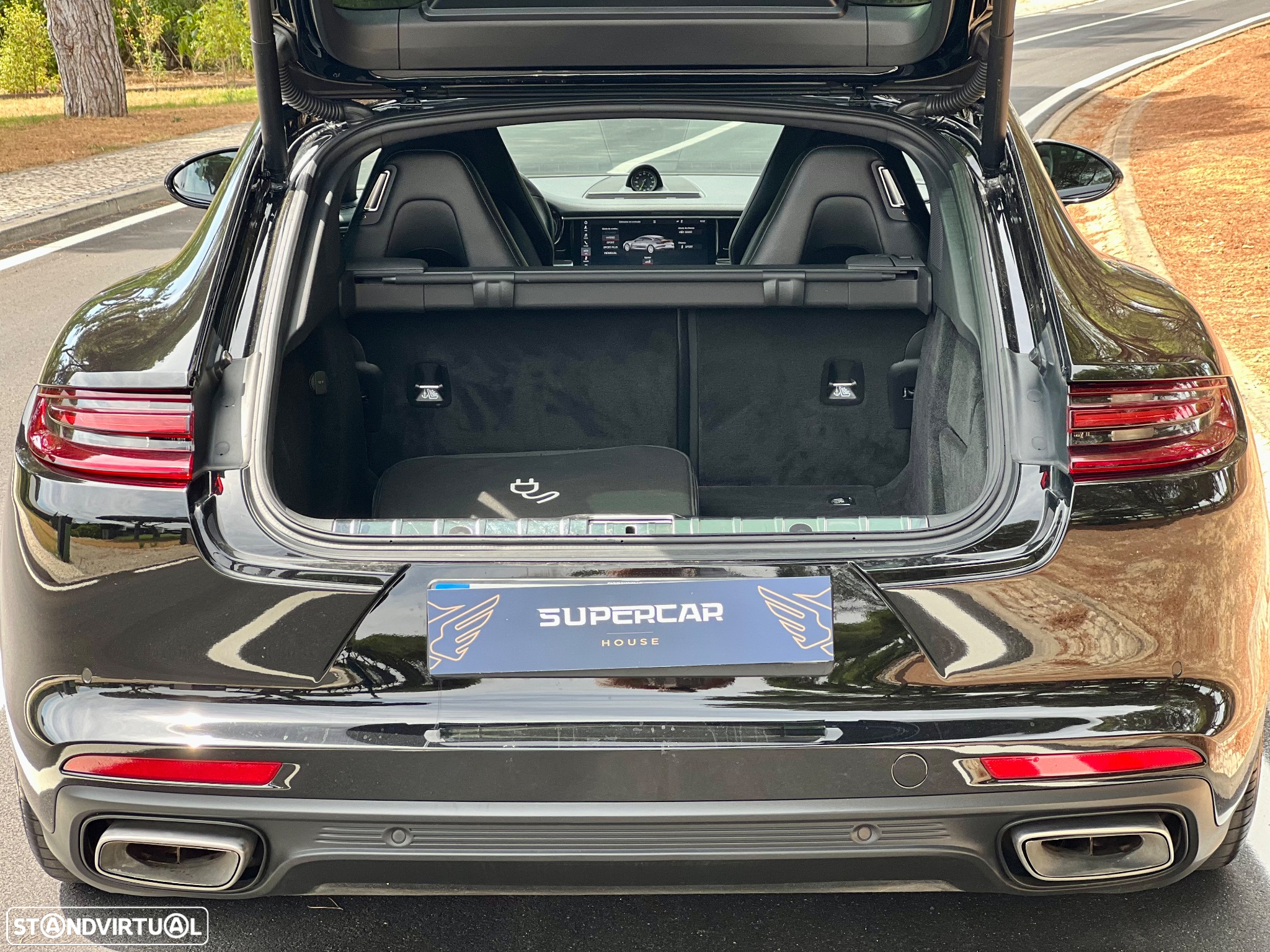 Porsche Panamera 4 E-Hybrid - 38