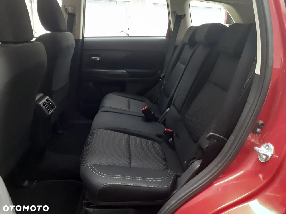 Mitsubishi Outlander 2.0 Intense 4WD CVT - 22