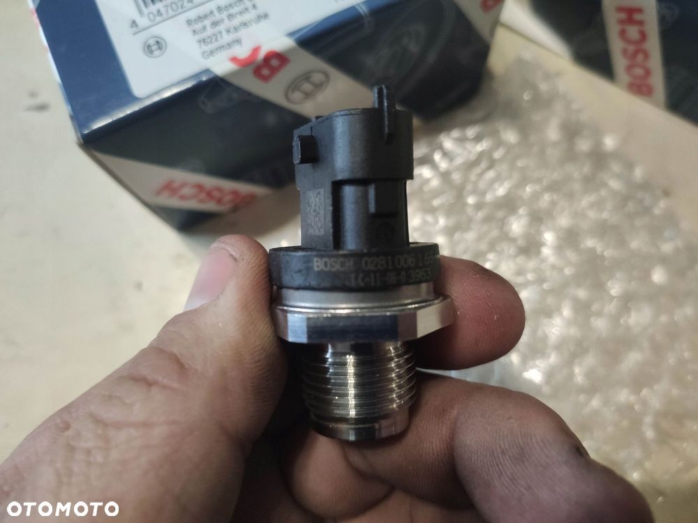 CZUJNIK CIŚNIENIA PALIWA FORD TATA 0281002850 0281006327 - 3