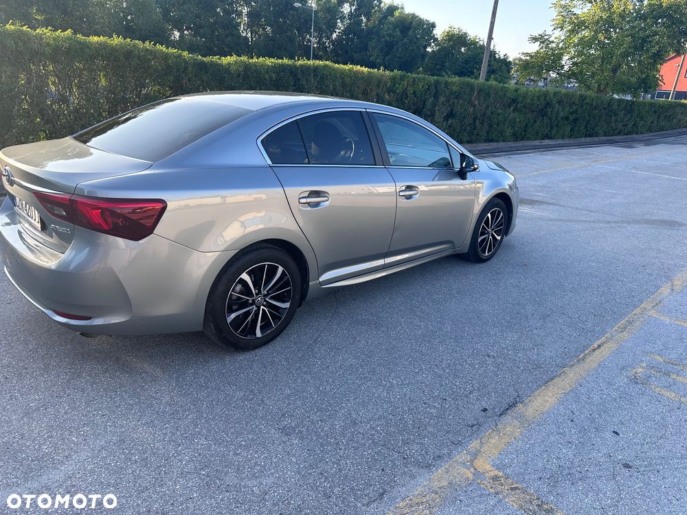 Toyota Avensis 1.8 Prestige MS - 3