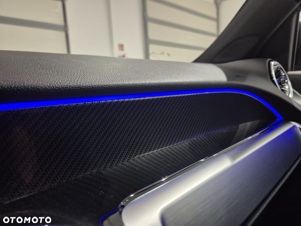 Mercedes-Benz GLB - 13