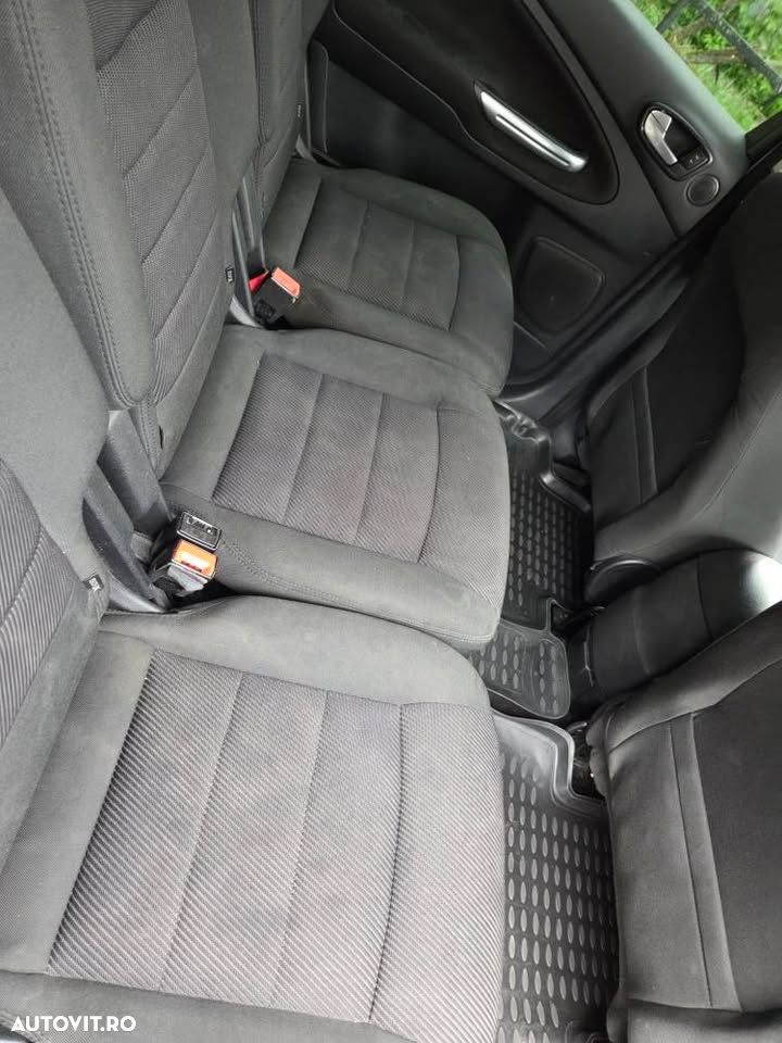 Ford S-Max - 8