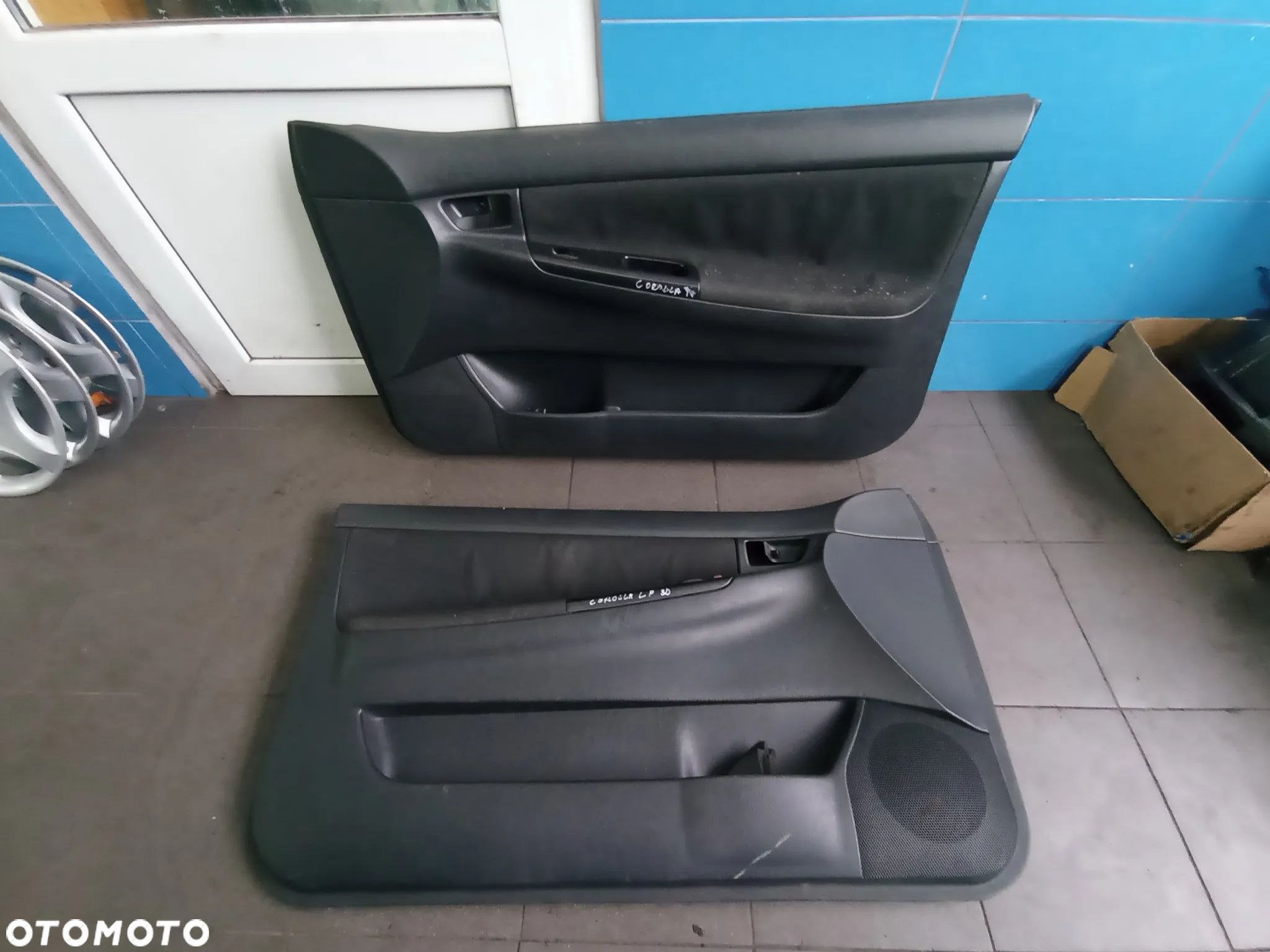 Boczek drzwi lewy prawy przód Toyota Corolla - 1
