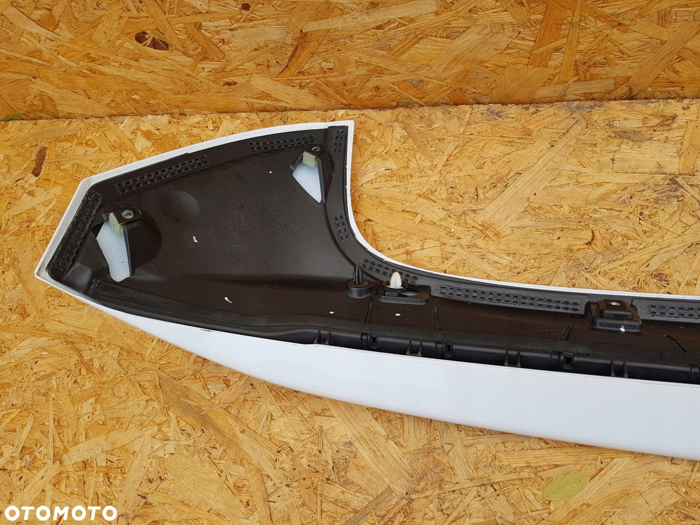 FORD FIESTA MK7 SPOILER LOTKA DASZEK KLAPY BAGAŻNIKA TYŁ 8A61-A44210-B - 8