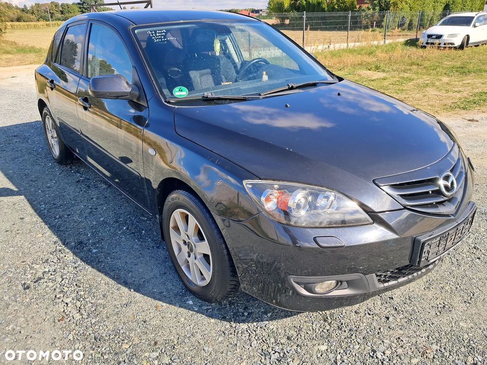 Mazda 3 1.6 Active + - 3