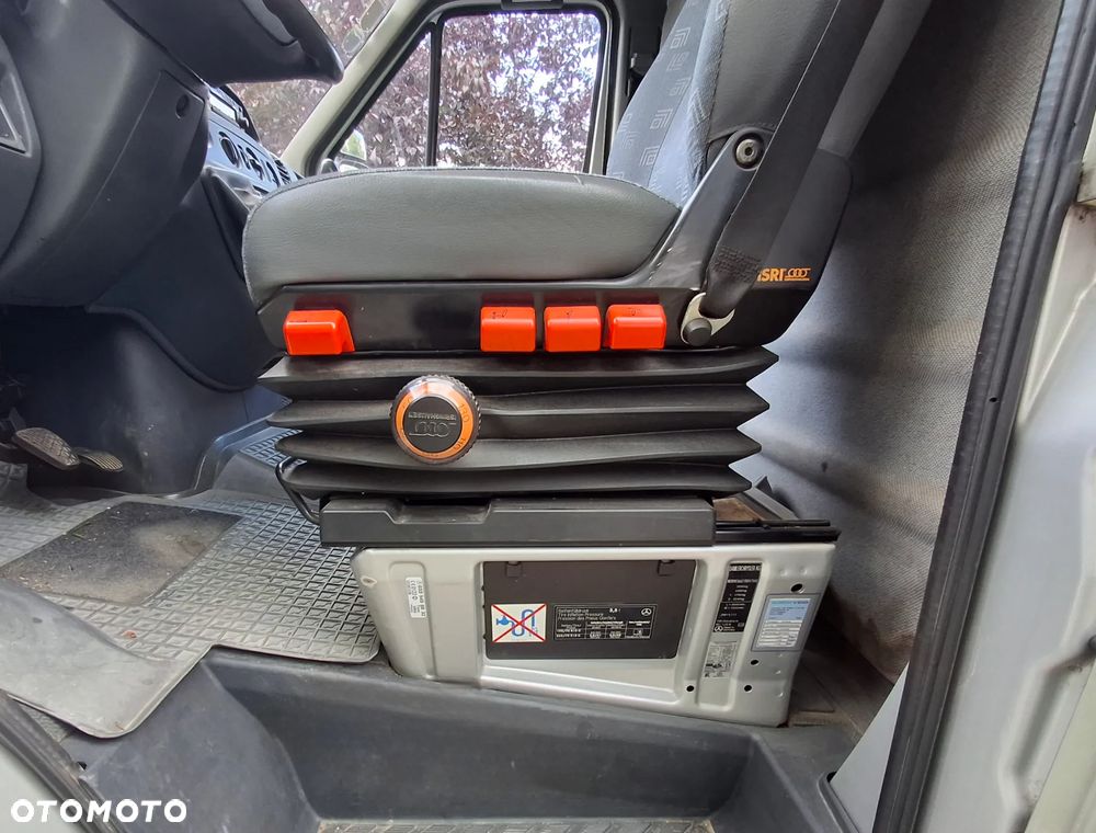 Mercedes-Benz Sprinter - 15