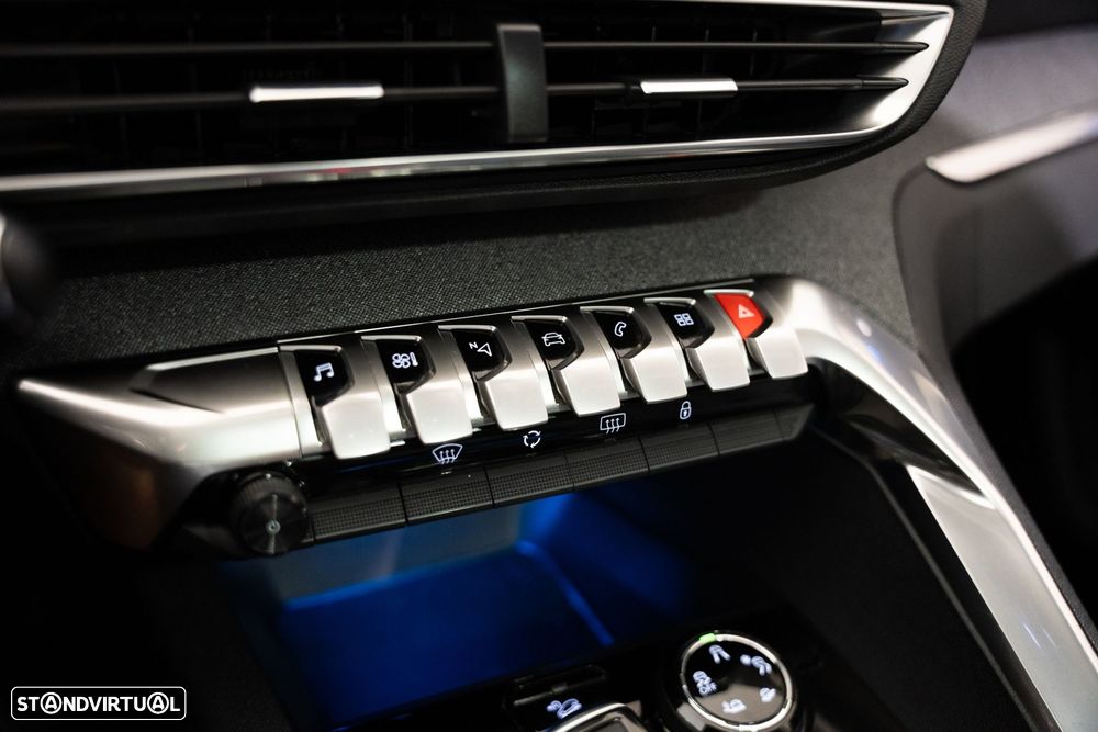 Peugeot 5008 1.2 PureTech Allure EAT8 - 24