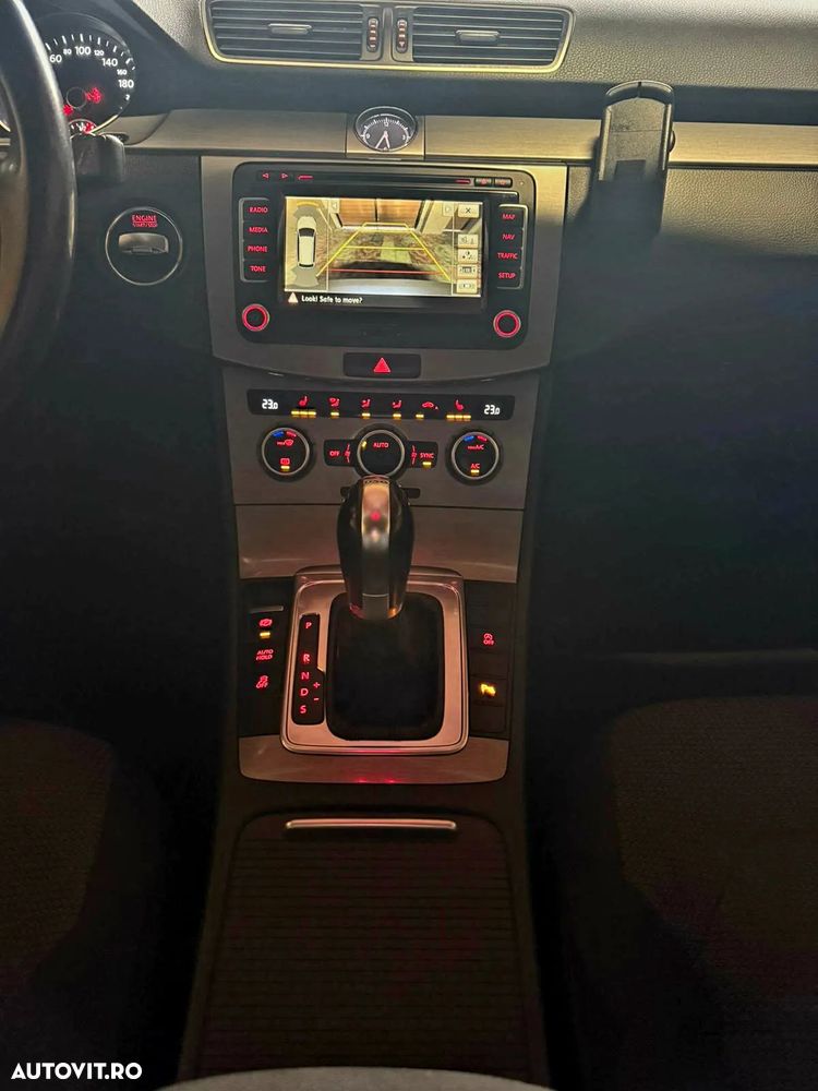 Volkswagen Passat 2.0 TDI BlueMotion Technology DSG Highline - 9