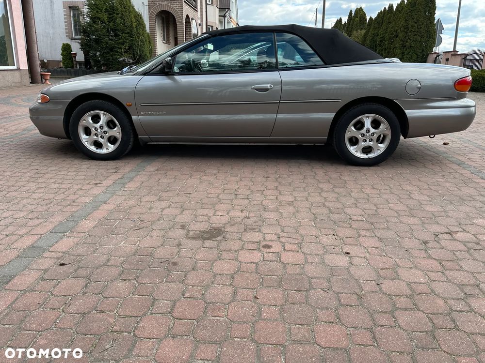 Chrysler Stratus - 14