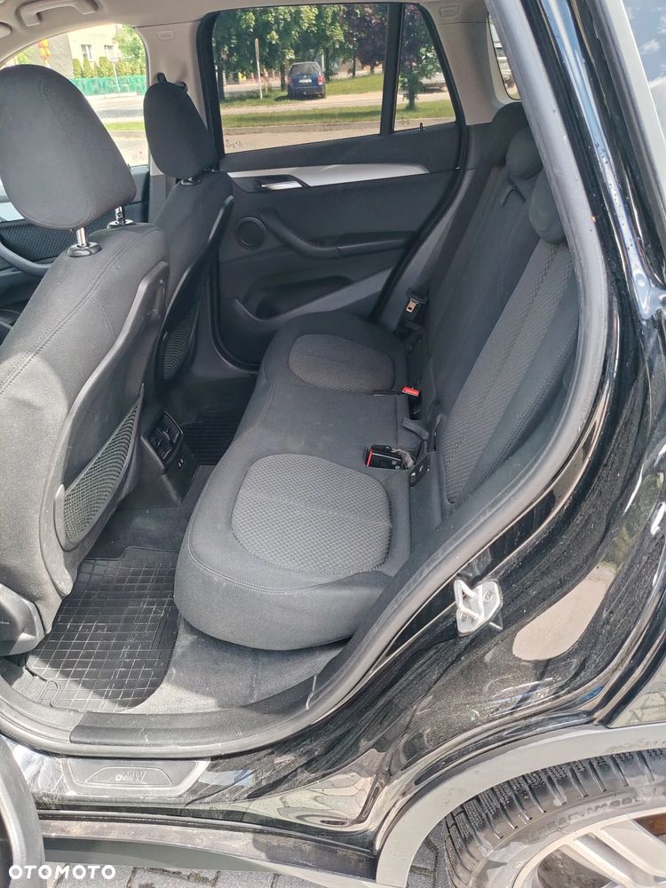 BMW X1 xDrive18d Business Edition - 13