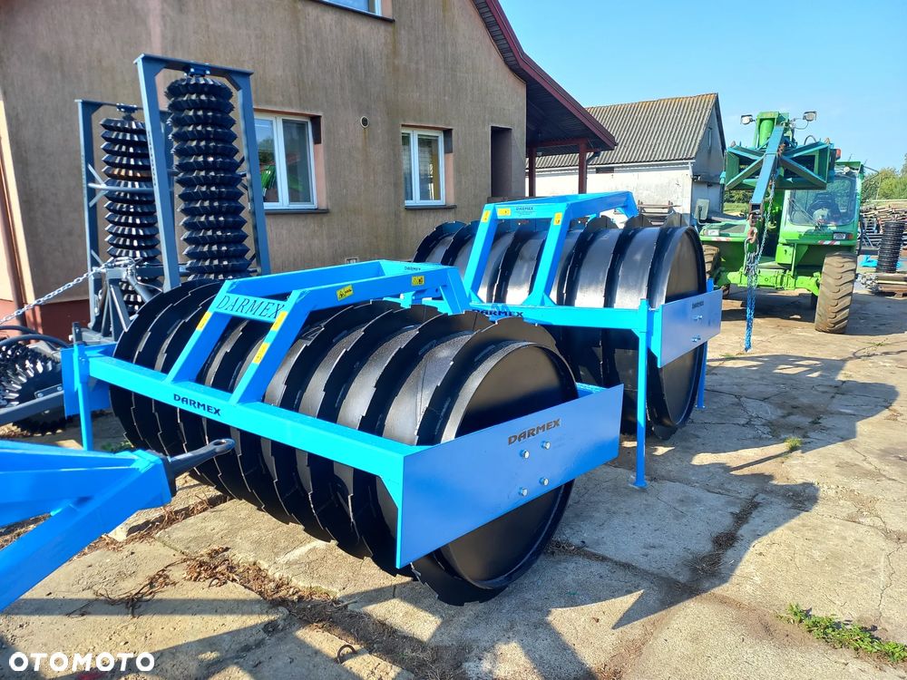 Wał pryzmowy 6 T  do sianokiszonki  , kukurydzy oraz do gniecenie torfowisk - 3