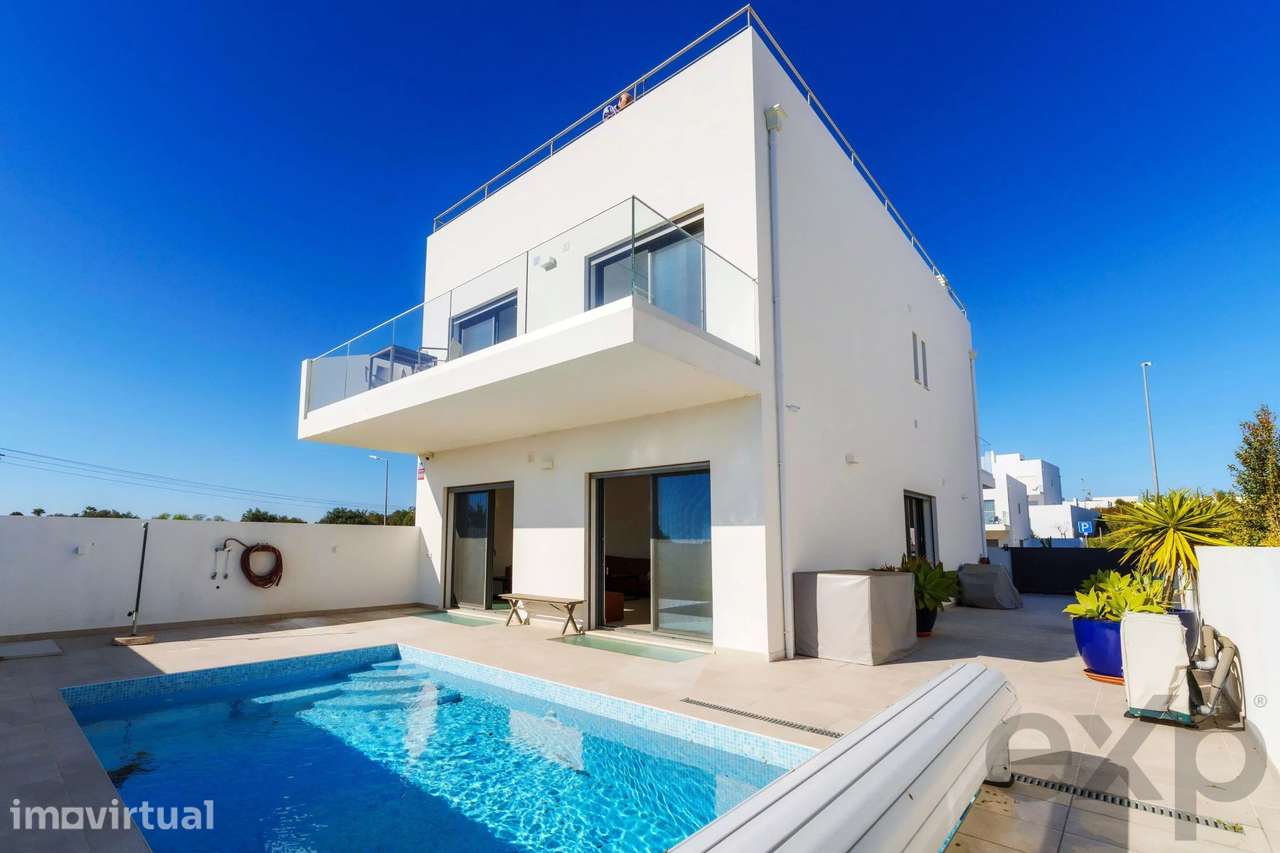 Moradia T3 com Piscina, Terraços e Vista Ria Formosa | Aldeia de Marim - Grande imagem: 2/43