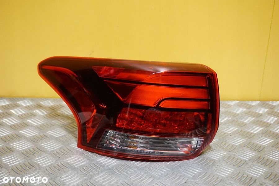 MITSUBISHI OUTLANDER III 2015 2016 - LAMPA TYŁ TYLNA LEWA LED USA - 1