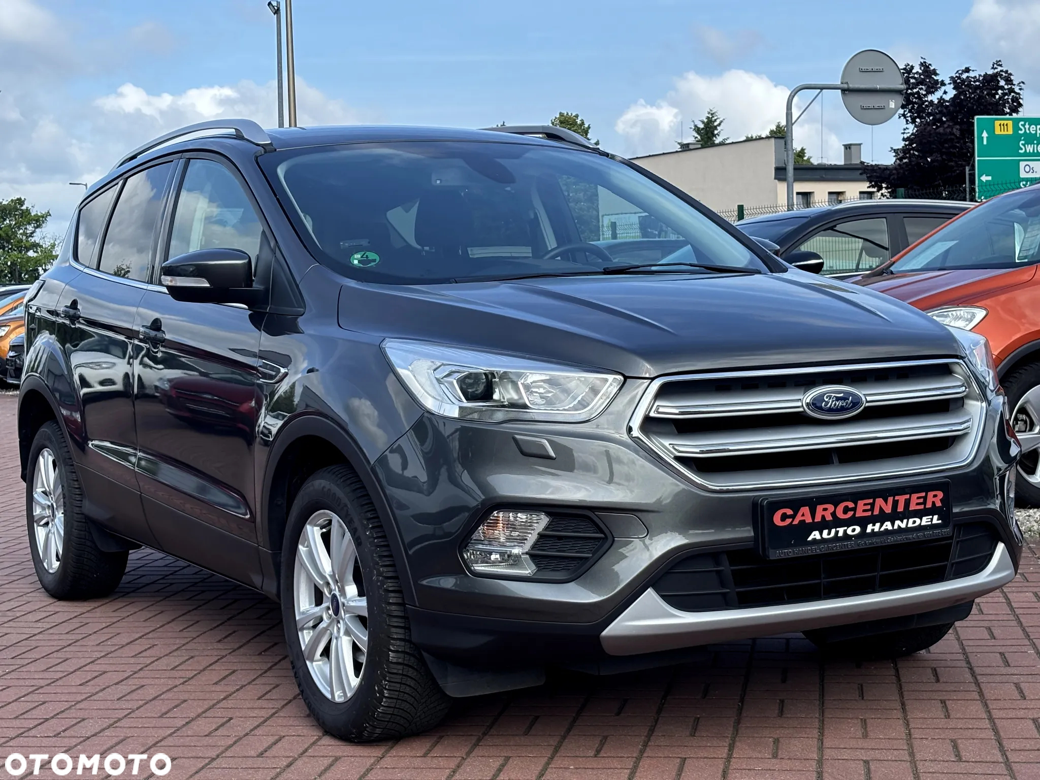 Ford Kuga 1.5 EcoBoost 2x4 Titanium - 2