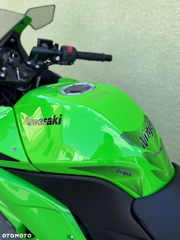 Kawasaki Ninja 250R - 35