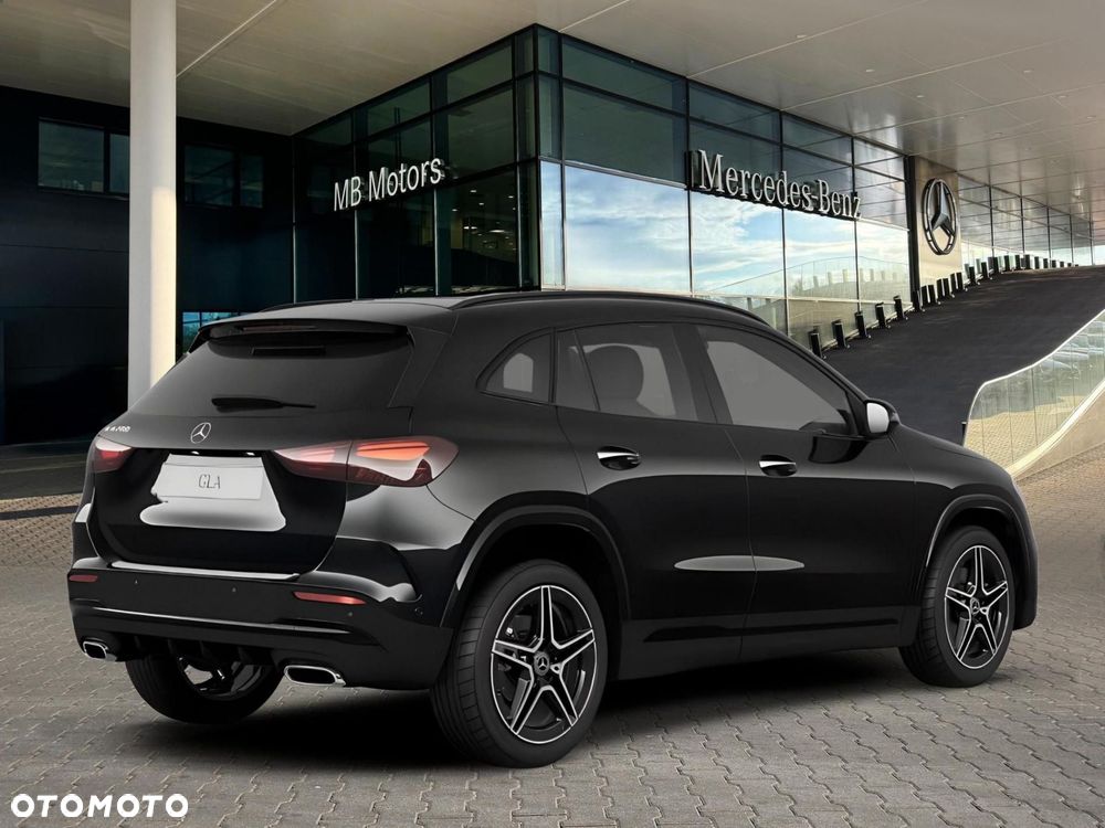 Mercedes-Benz GLA - 4