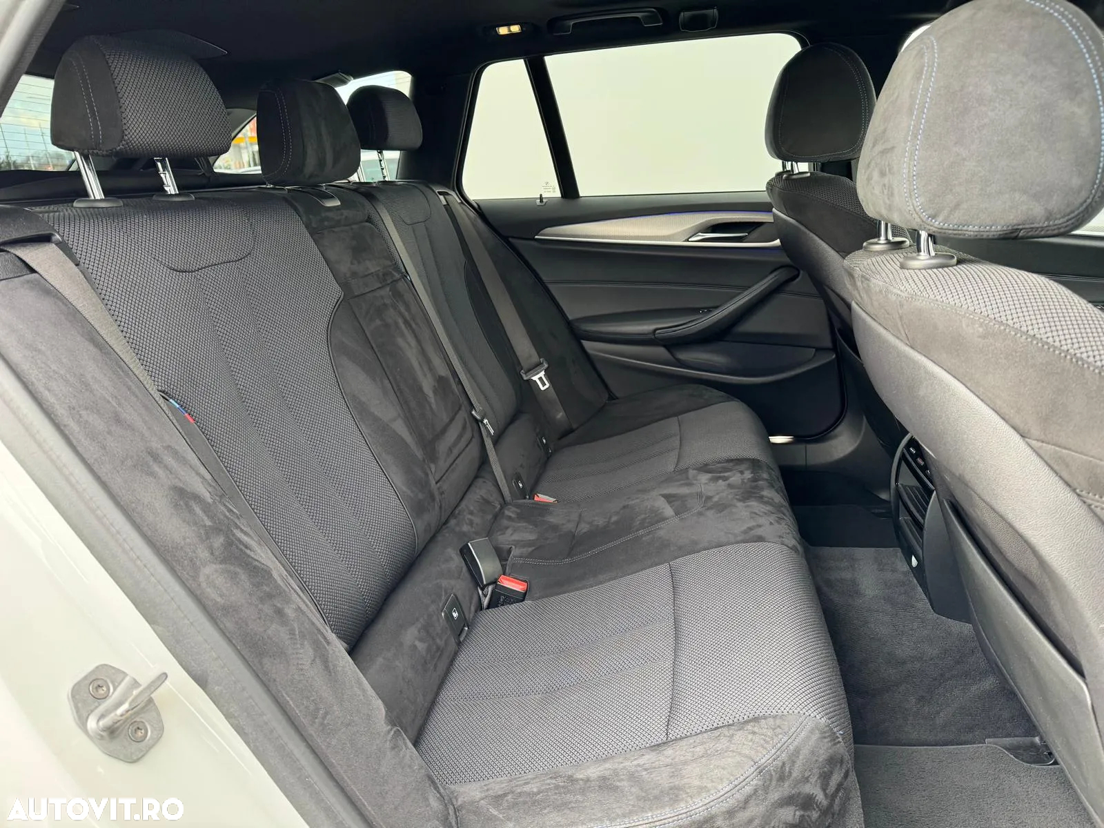 BMW Seria 5 520d xDrive AT - 25