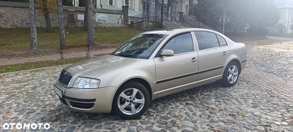Skoda Superb - 2