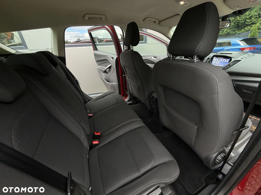 Ford Kuga 2.0 TDCi 2x4 Titanium - 17