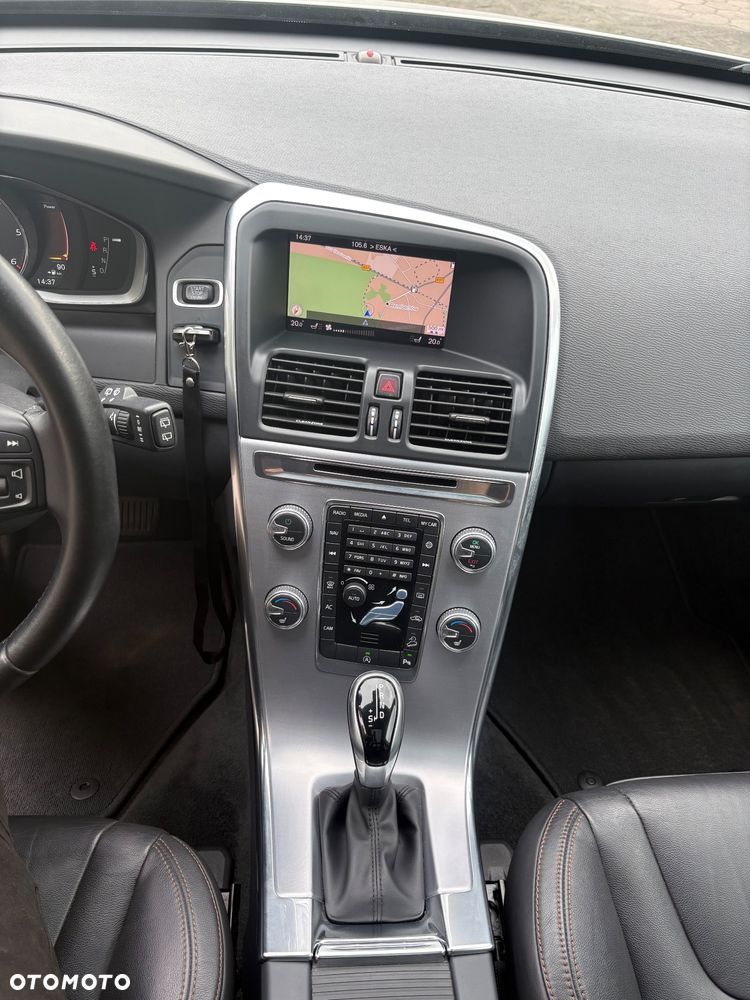 Volvo XC 60 D5 AWD Summum - 16