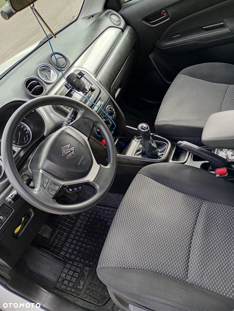 Suzuki Vitara 1.6 Comfort 2WD - 10