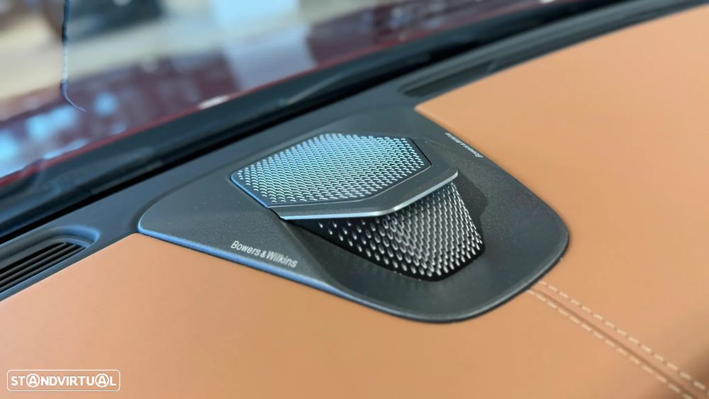 Aston Martin Vanquish V12 - 28