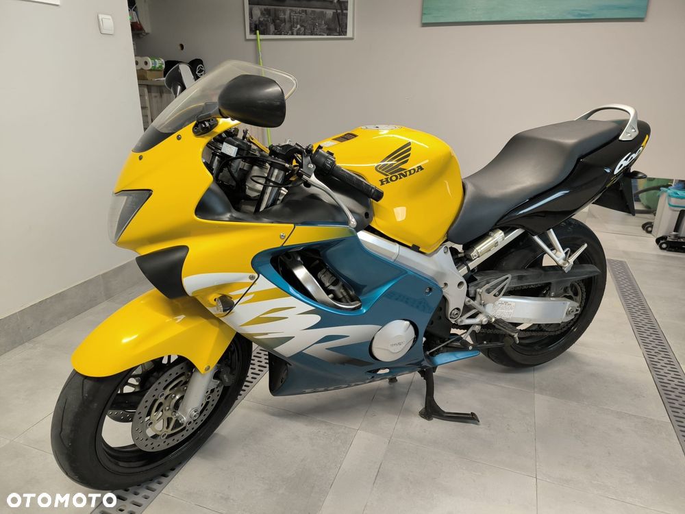 Honda CBR - 1