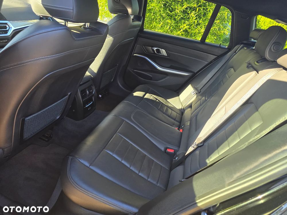 BMW Seria 3 320d M Sport - 10