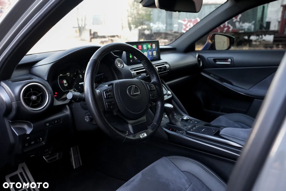 Lexus IS - 11