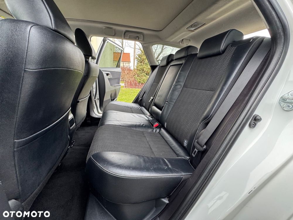 Toyota Auris 1.8 HSD Luna - 27