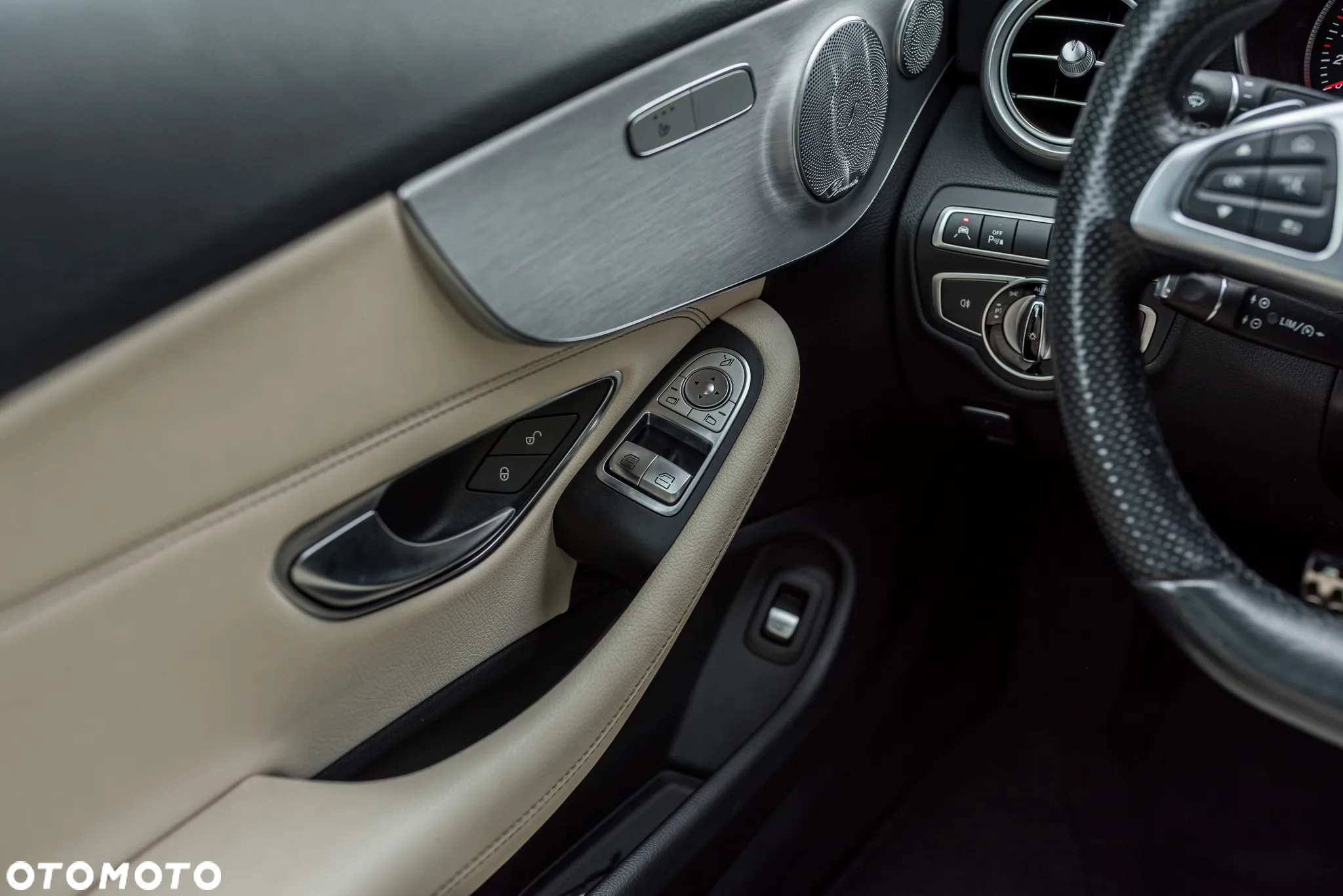 Mercedes-Benz Klasa C 300 7G-TRONIC - 28
