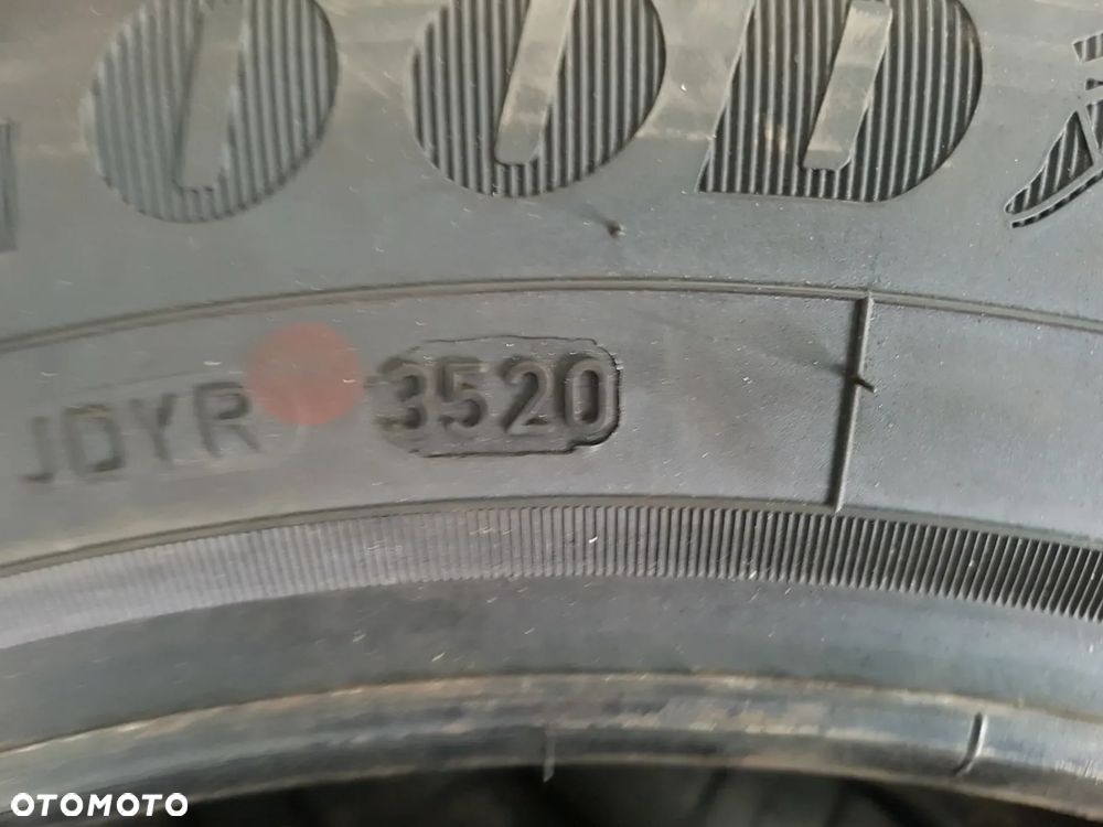 GOODYEAR EFIFICENT GRIP PERFORMANCE   215/50R17  215/50/17 - 6