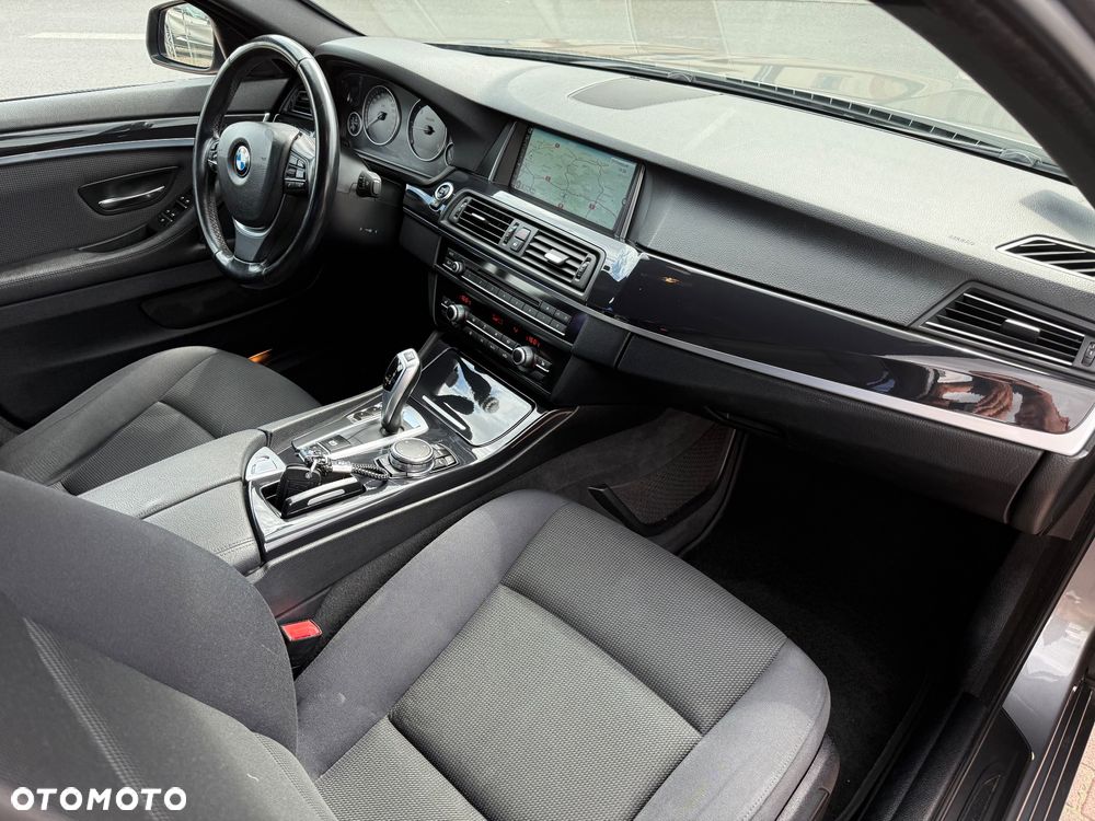 BMW Seria 5 520d Touring Sport Line - 8