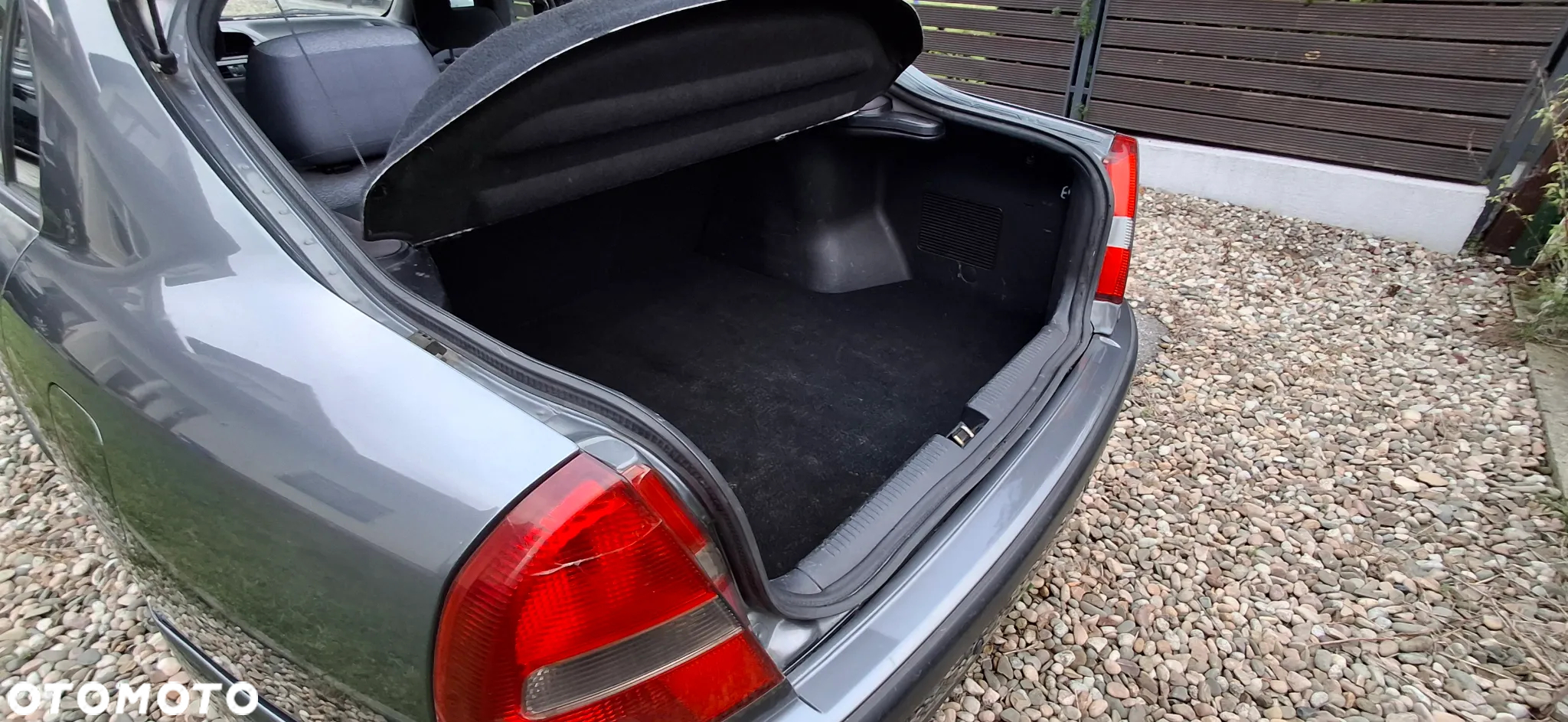 Mitsubishi Carisma 1.6 Comfort - 16