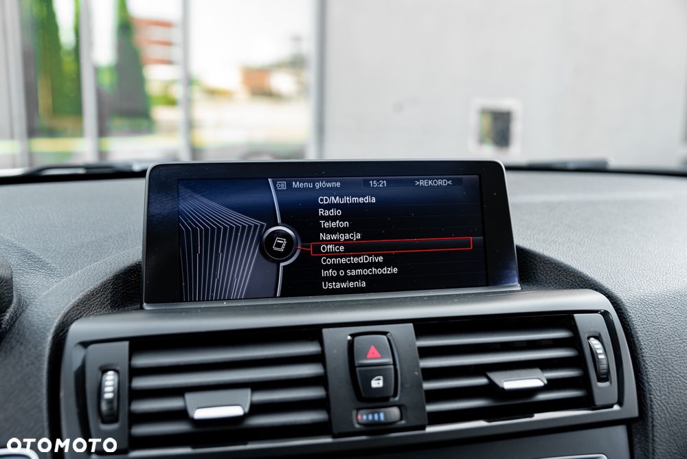 BMW Seria 1 118d Sport Line - 30