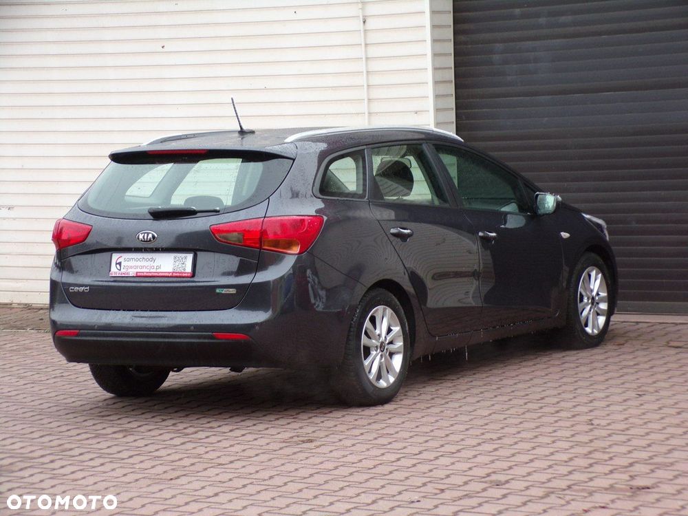 Kia Ceed - 11