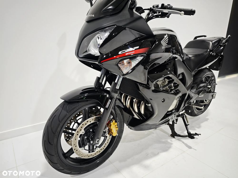 Honda CBF - 10