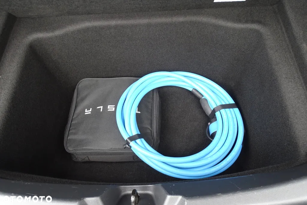 Tesla Model 3 Langstreckenbatterie Allradantrieb Dual Motor - 31
