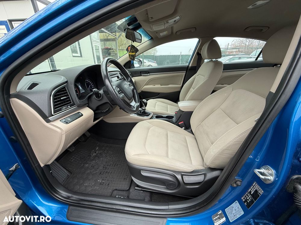 Hyundai Elantra 1.6 CRDI Exclusive - 11