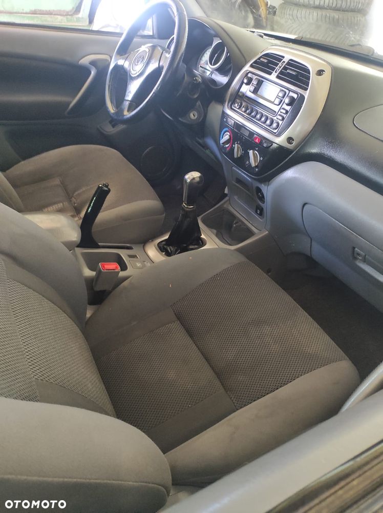 Toyota RAV4 2.0 VVT-i 4x4 - 15