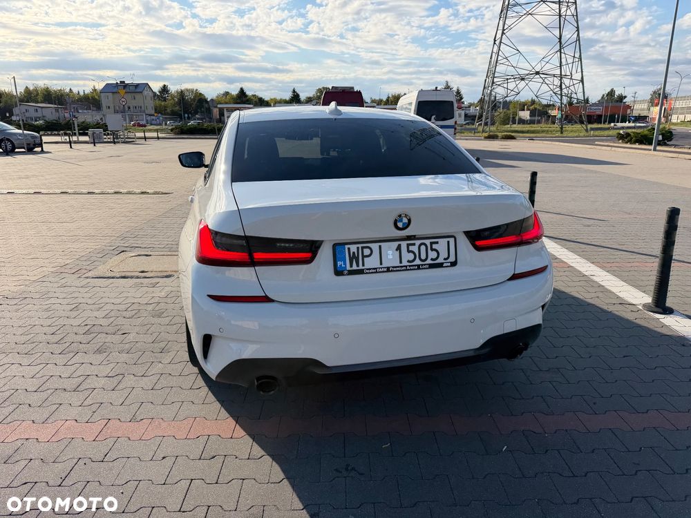 BMW Seria 3 320d xDrive MHEV M Sport sport - 4