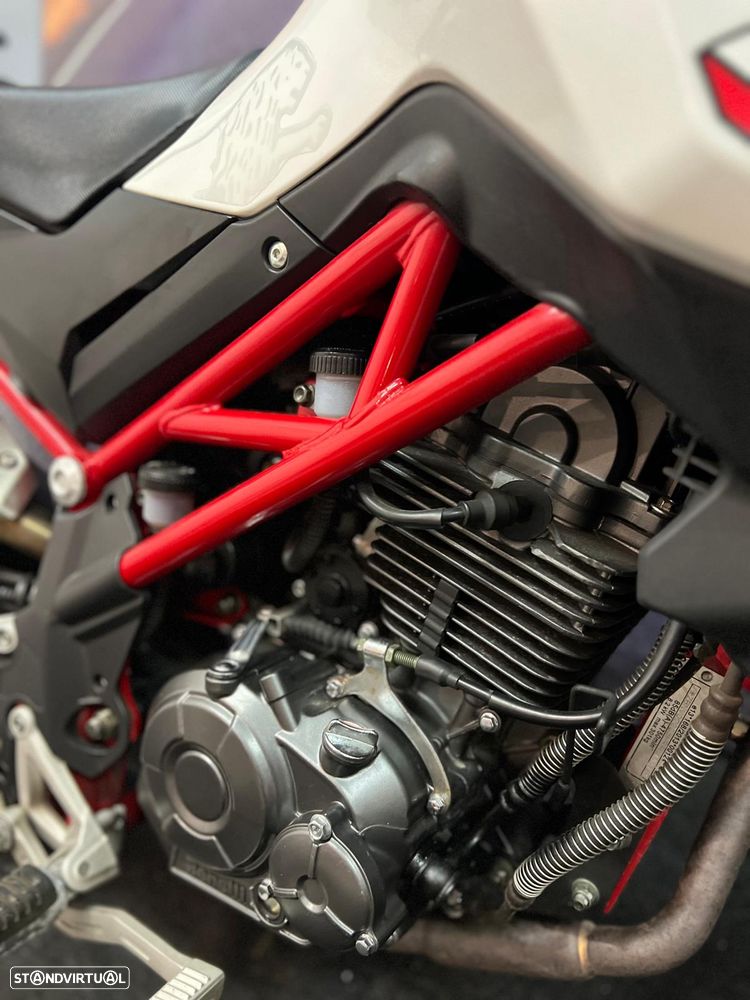 Benelli TNT Tornado 125 - 9