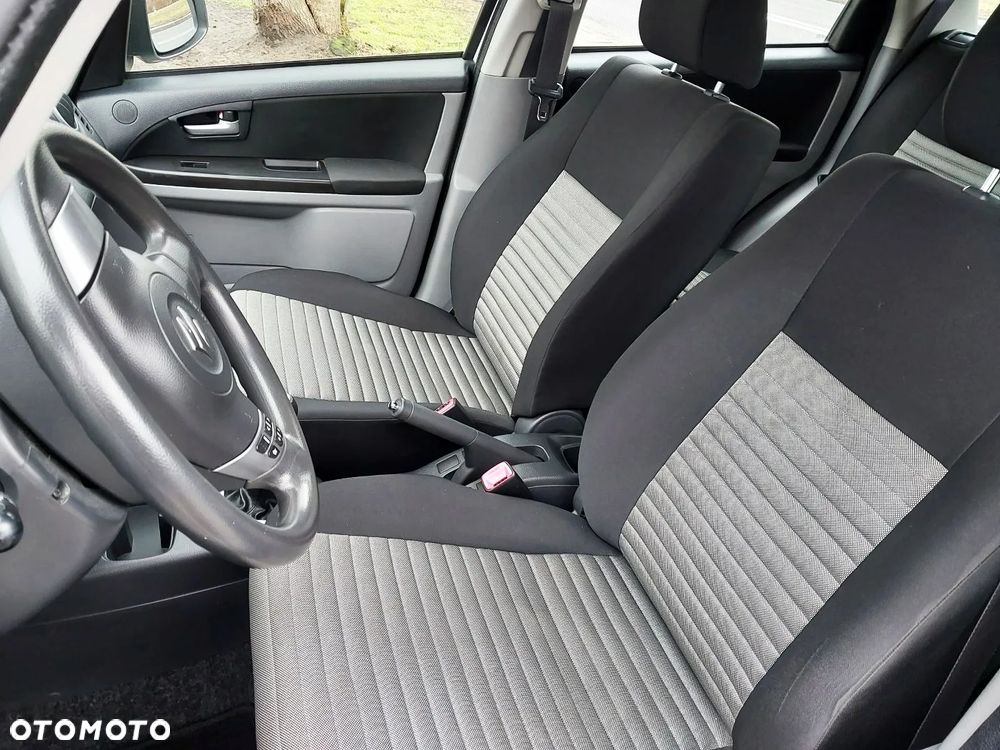 Suzuki SX4 1.6 Comfort - 28