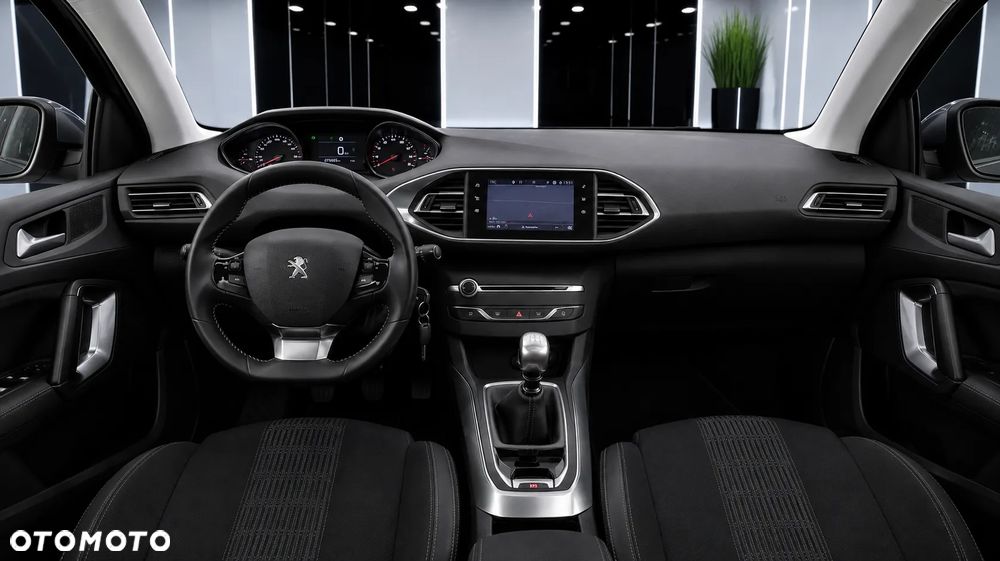 Peugeot 308 1.2 PureTech Allure S&S - 6