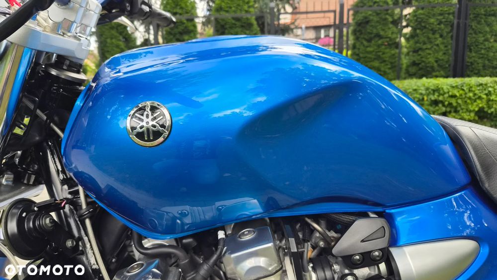 Yamaha XJR - 11